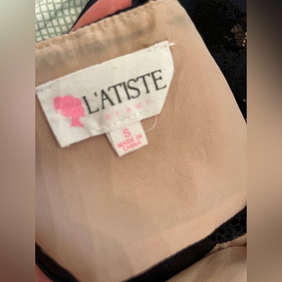 Romantic Lace Dress - Picture 4 of 9